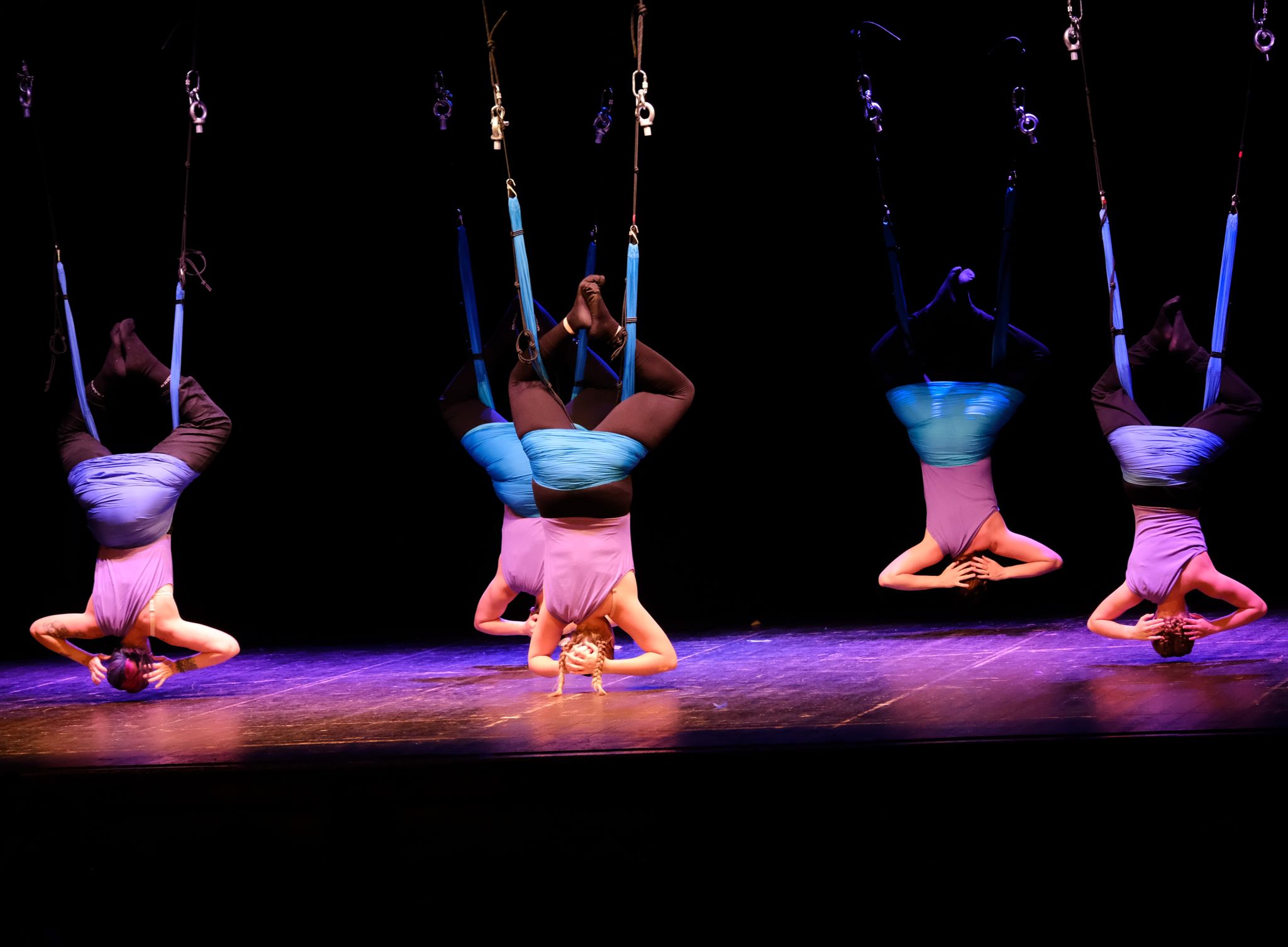 Quattro allieve durante una performance di Body Flying